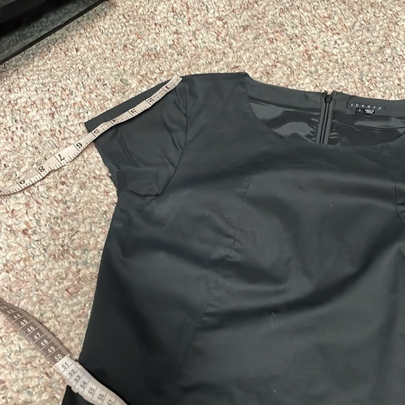 Theory sheath style lbd with front pockets - Picture 6 of 11